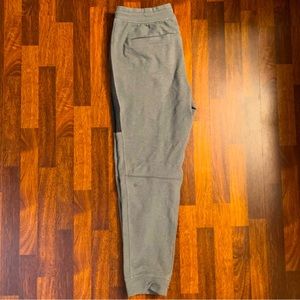 Like new heathered gray XL Lululemon sweatpants.